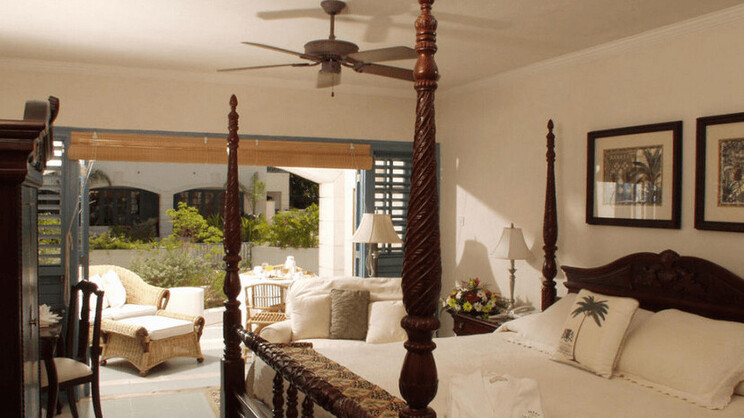 Savannah Beach Club Hotel & Spa